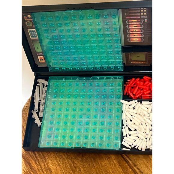 Vintage 1990 Edition of Battleship by Milton Bradley - Picture 2 of 2